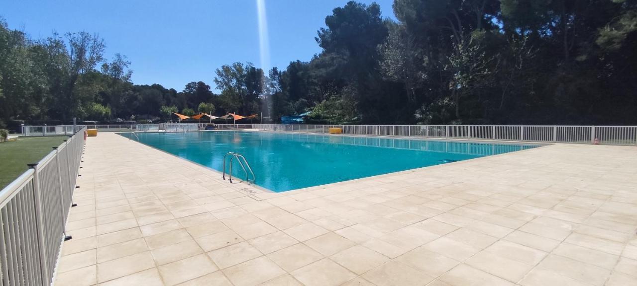 Bel Appartement Avec Piscine Proche Des Plages Six-Fours-les-Plages Exterior foto